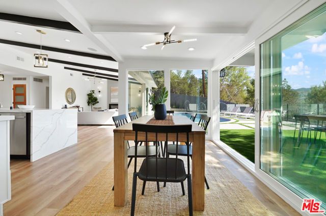 4670 Brewster Drive, Tarzana (los Angeles), CA 91356