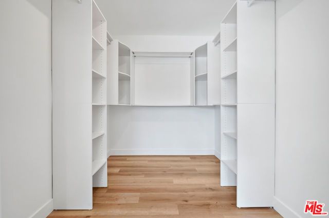 4670 Brewster Drive, Tarzana (los Angeles), CA 91356