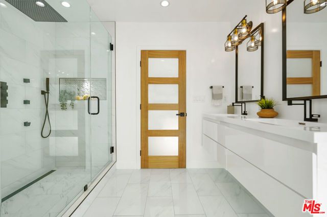 4670 Brewster Drive, Tarzana (los Angeles), CA 91356