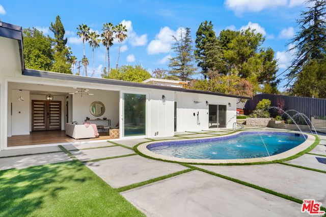 4670 Brewster Drive, Tarzana (los Angeles), CA 91356