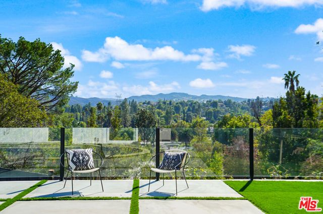 4670 Brewster Drive, Tarzana (los Angeles), CA 91356