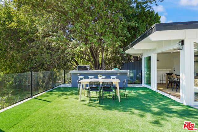 4670 Brewster Drive, Tarzana (los Angeles), CA 91356