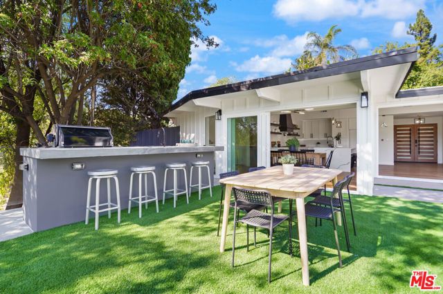 4670 Brewster Drive, Tarzana (los Angeles), CA 91356