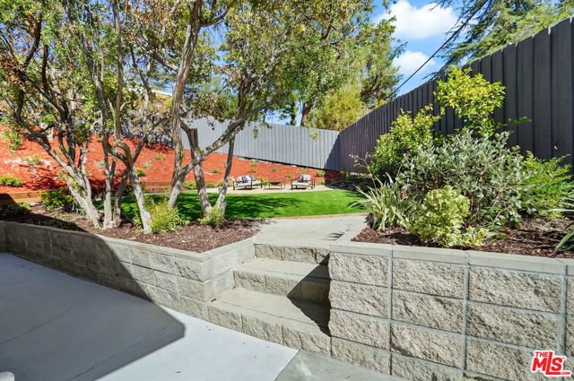 4670 Brewster Drive, Tarzana (los Angeles), CA 91356