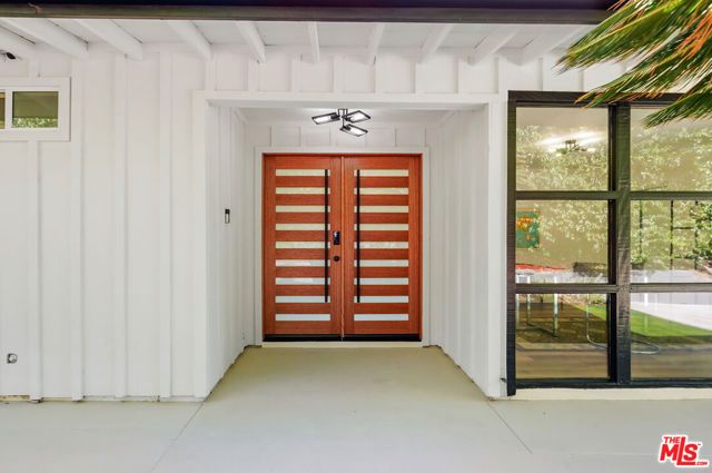 4670 Brewster Drive, Tarzana (los Angeles), CA 91356