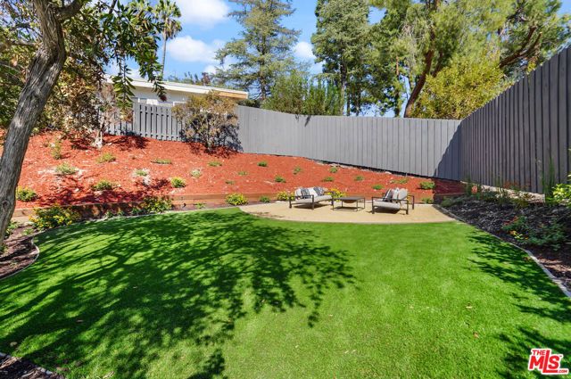 4670 Brewster Drive, Tarzana (los Angeles), CA 91356