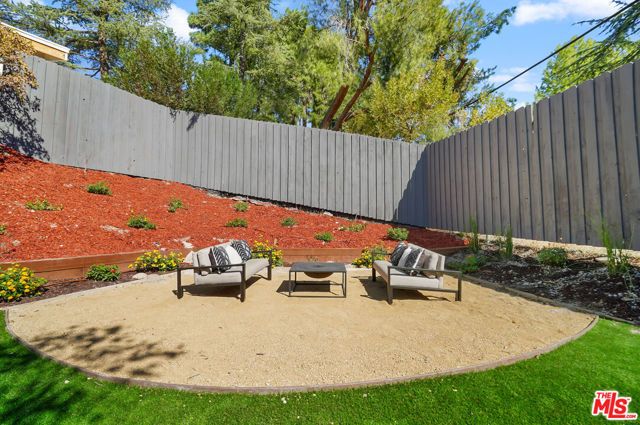 4670 Brewster Drive, Tarzana (los Angeles), CA 91356