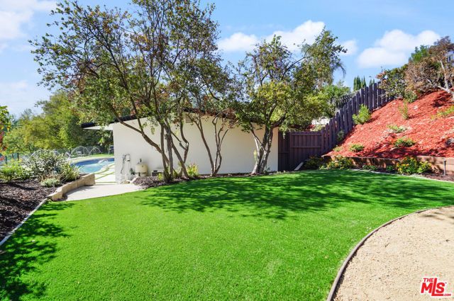 4670 Brewster Drive, Tarzana (los Angeles), CA 91356