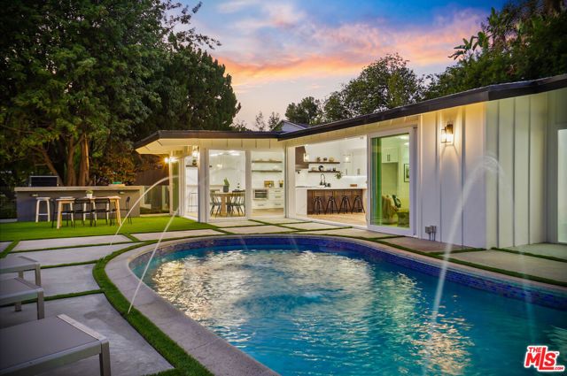 4670 Brewster Drive, Tarzana (los Angeles), CA 91356