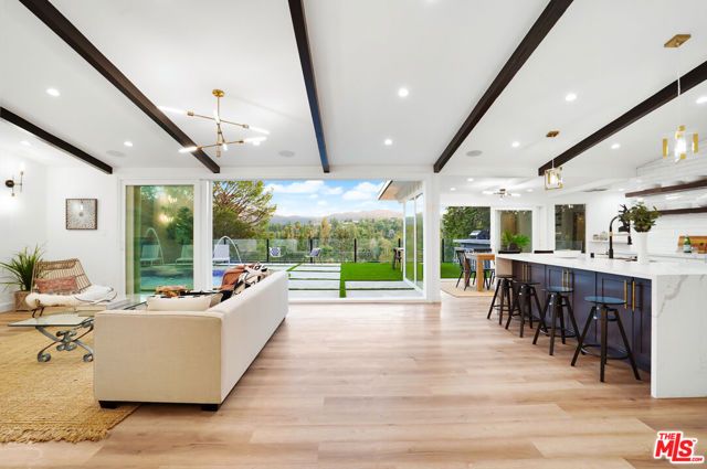 4670 Brewster Drive, Tarzana (los Angeles), CA 91356