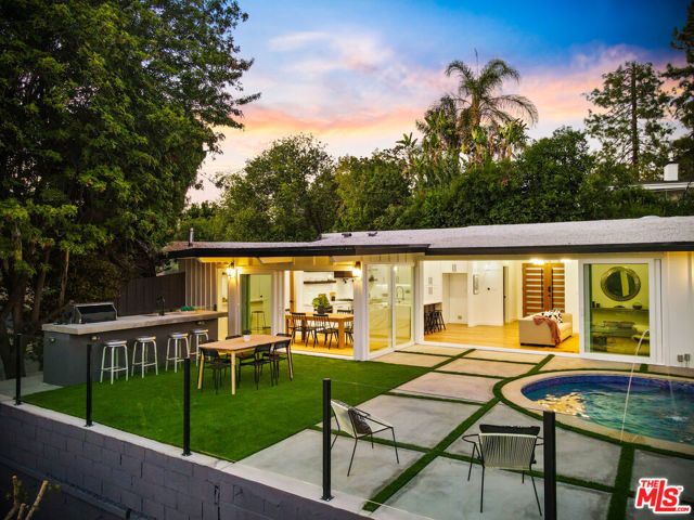 4670 Brewster Drive, Tarzana (los Angeles), CA 91356