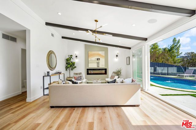 4670 Brewster Drive, Tarzana (los Angeles), CA 91356