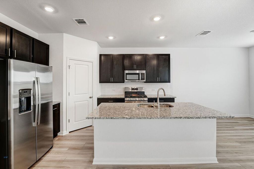 5812 Swedish Farms TER, Del Valle, TX 78617