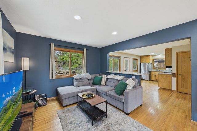 1405 Mahtomedi Avenue, Mahtomedi, MN 55115