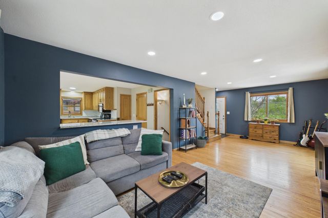 1405 Mahtomedi Avenue, Mahtomedi, MN 55115