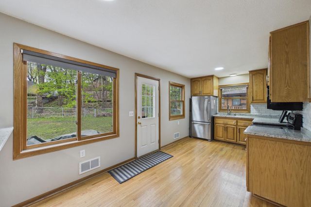 1405 Mahtomedi Avenue, Mahtomedi, MN 55115