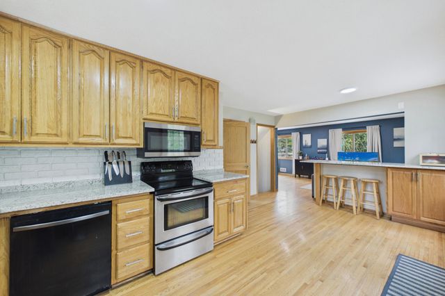 1405 Mahtomedi Avenue, Mahtomedi, MN 55115