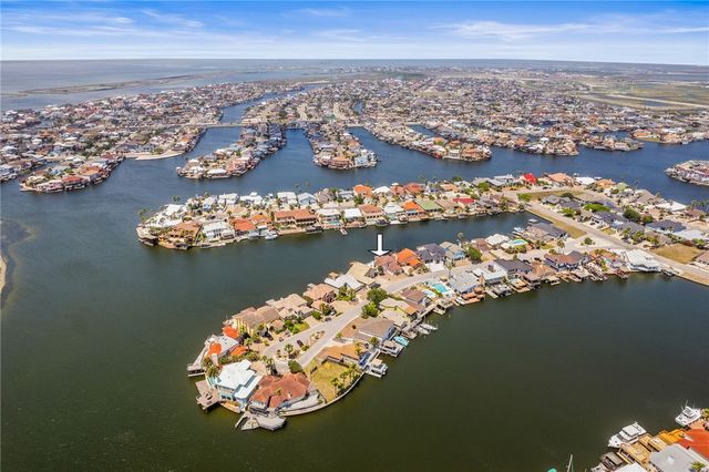 13726 Cayo Gorda Ct, Corpus Christi, TX 78418