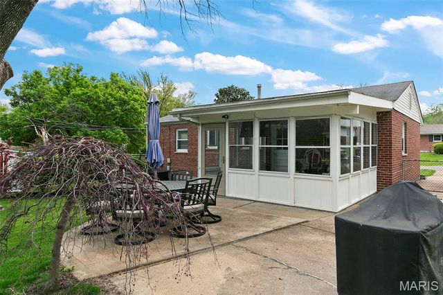 804 Manitou Drive, St Louis, MO 63119