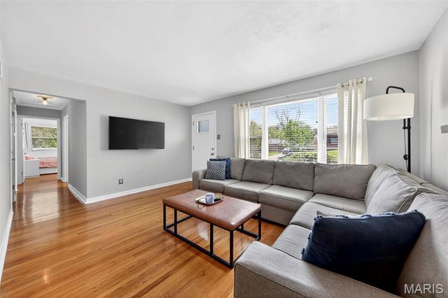 804 Manitou Drive, St Louis, MO 63119
