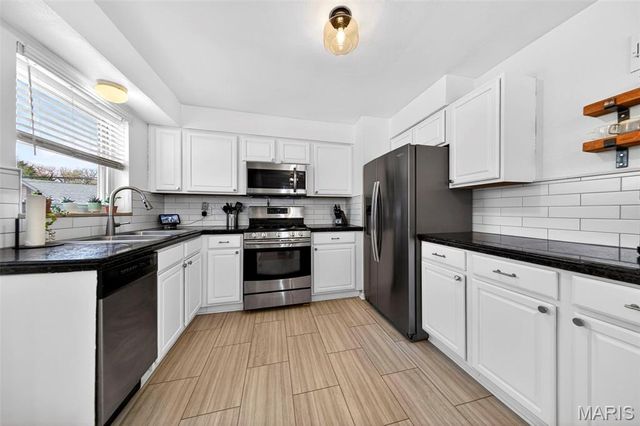 804 Manitou Drive, St Louis, MO 63119