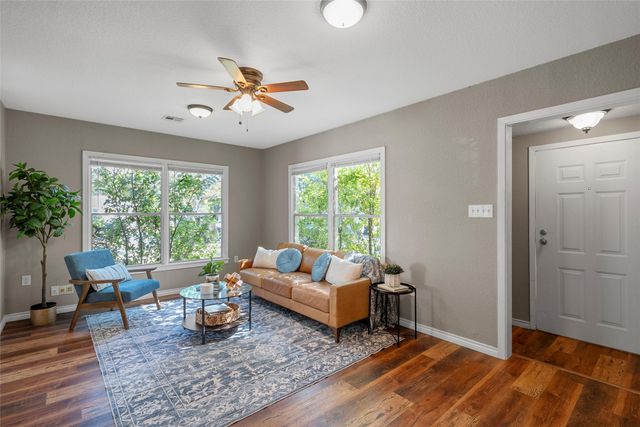 1201 W 11TH Street, Mcgregor, TX 76657