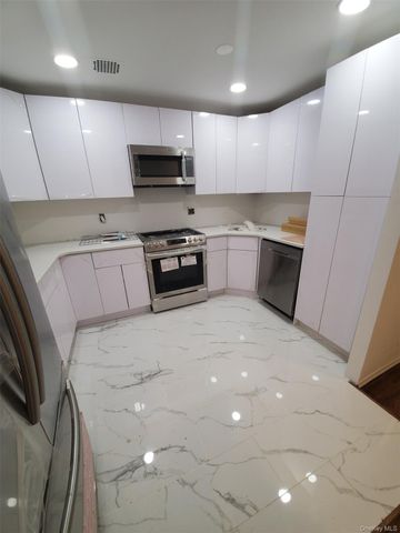 81-18 138th Street 3, Jamaica, NY 11435