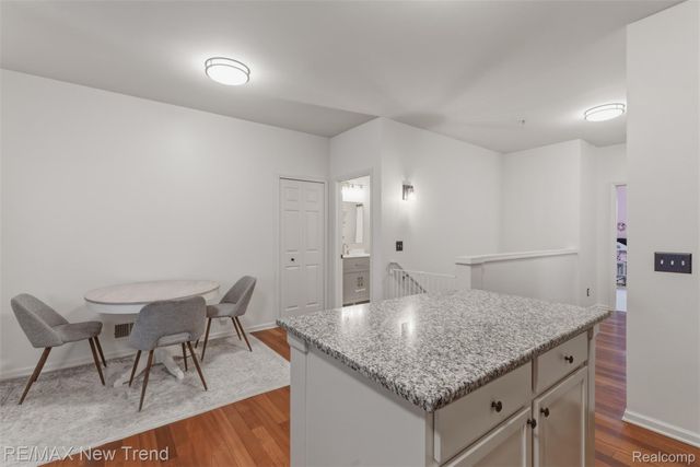 3270 Johanna Ware W, Wixom, MI 48393