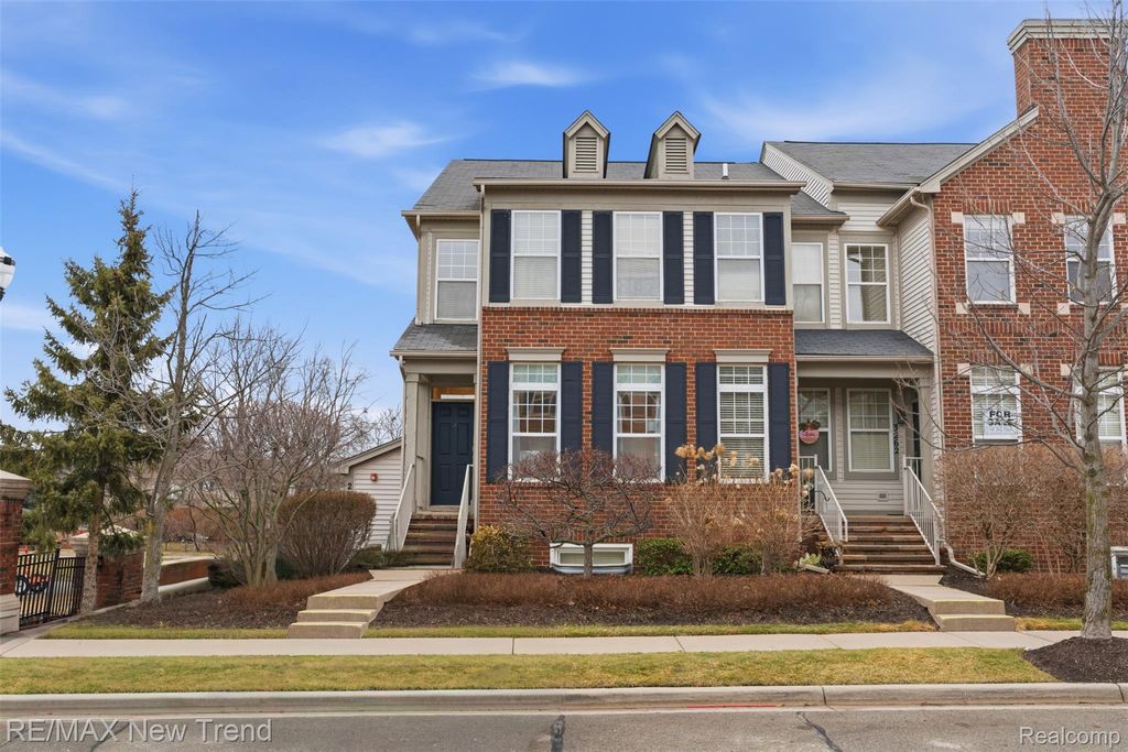 3270 Johanna Ware W, Wixom, MI 48393