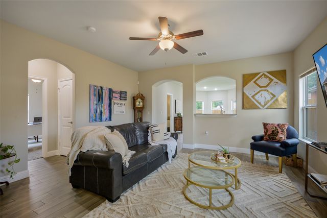 1239 E Woodin Boulevard, Dallas, TX 75216