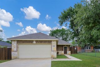 1239 E Woodin Boulevard, Dallas, TX 75216