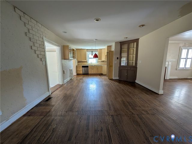 12307 Buckingham St, Chester, VA 23831