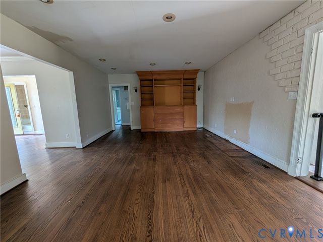 12307 Buckingham St, Chester, VA 23831