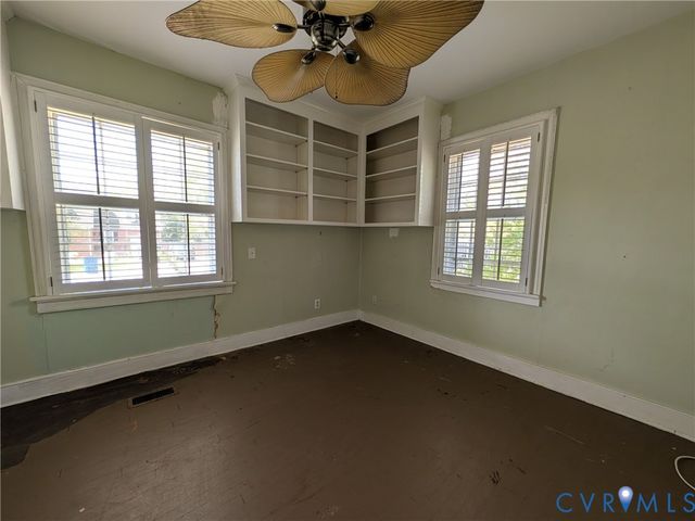 12307 Buckingham St, Chester, VA 23831
