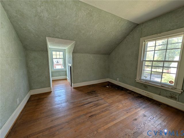 12307 Buckingham St, Chester, VA 23831