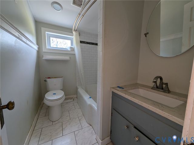 12307 Buckingham St, Chester, VA 23831