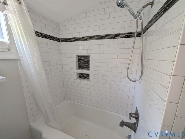 12307 Buckingham St, Chester, VA 23831