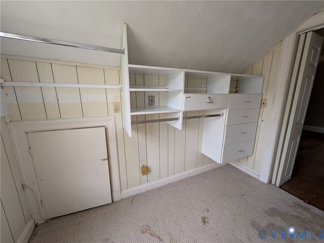 12307 Buckingham St, Chester, VA 23831