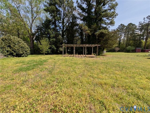 12307 Buckingham St, Chester, VA 23831