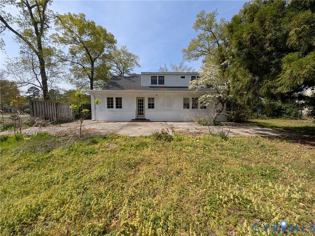 12307 Buckingham St, Chester, VA 23831