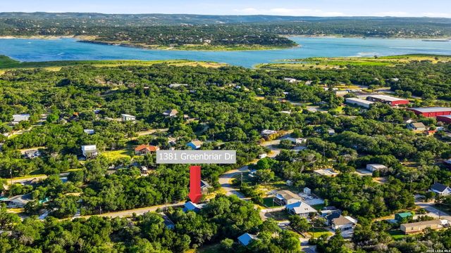 1381 Greenbriar Dr, Canyon Lake, TX 78133