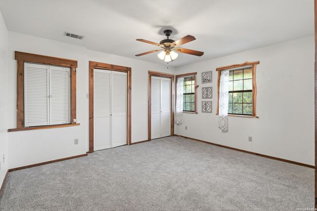 1381 Greenbriar Dr, Canyon Lake, TX 78133