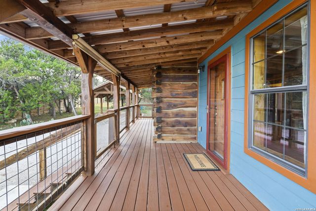 1381 Greenbriar Dr, Canyon Lake, TX 78133