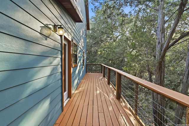 1381 Greenbriar Dr, Canyon Lake, TX 78133