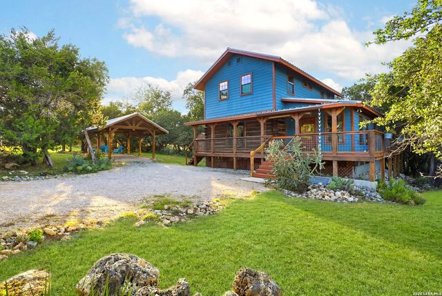 1381 Greenbriar Dr, Canyon Lake, TX 78133