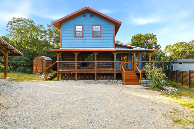 1381 Greenbriar Dr, Canyon Lake, TX 78133