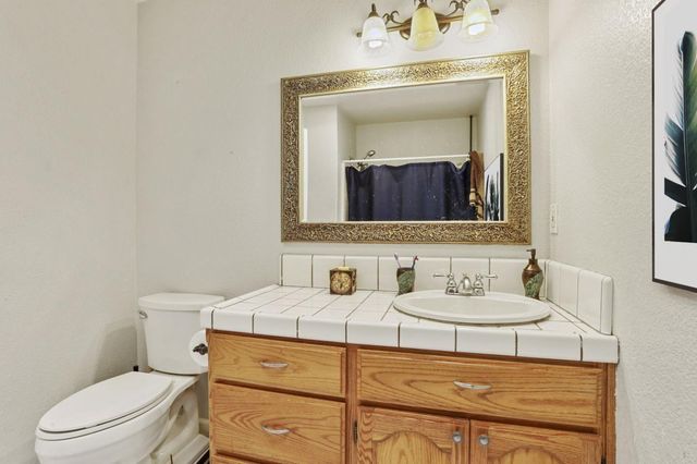 6437 Crail Way, Valley Springs, CA 95252