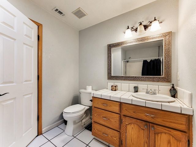 6437 Crail Way, Valley Springs, CA 95252