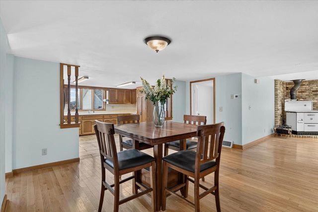 1270 Hillside Road, Edgerton, WI 53534