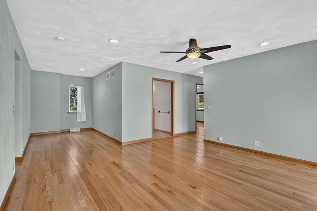 1270 Hillside Road, Edgerton, WI 53534